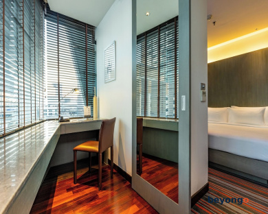 LiT BANGKOK Hotel 71