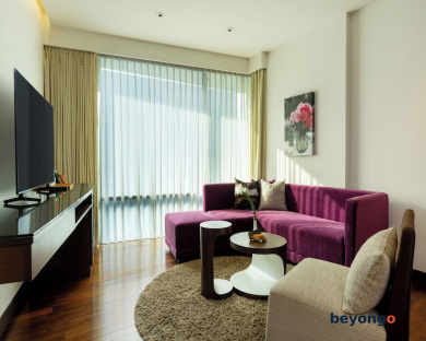 LiT BANGKOK Hotel 73