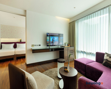 LiT BANGKOK Hotel 74