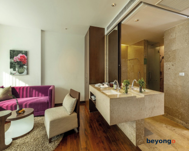 LiT BANGKOK Hotel 75
