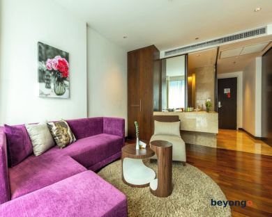 LiT BANGKOK Hotel 76