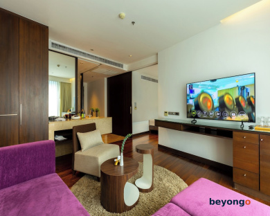 LiT BANGKOK Hotel 77