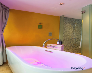 LiT BANGKOK Hotel 79