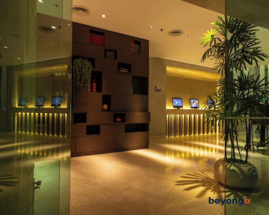 LiT BANGKOK Hotel 8