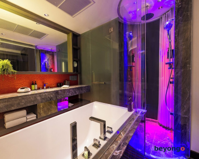 LiT BANGKOK Hotel 80