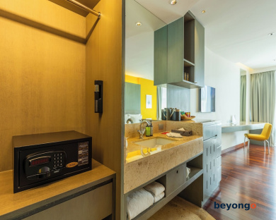 LiT BANGKOK Hotel 81