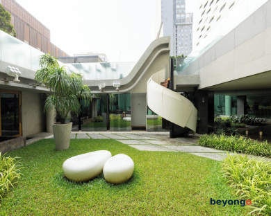 LiT BANGKOK Hotel 94