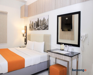 Majestic Hotel (formerly Octagon Mansion Hotel) 10