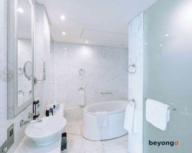 Media One Hotel Dubai 122