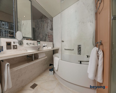 Media One Hotel Dubai 125