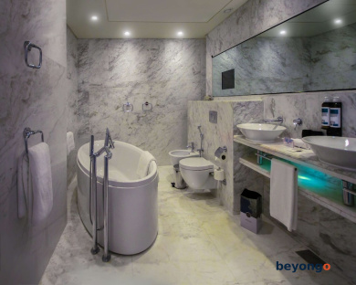 Media One Hotel Dubai 136