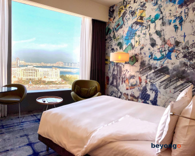 Media One Hotel Dubai 200
