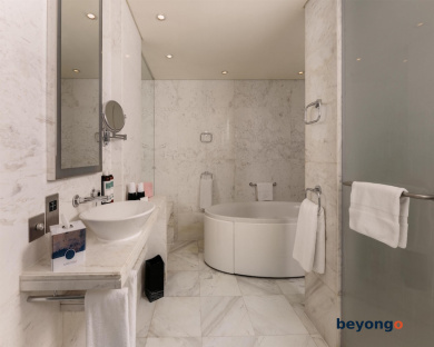 Media One Hotel Dubai 301