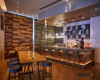 Media One Hotel Dubai 303