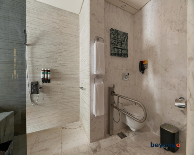 Media One Hotel Dubai 310