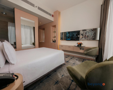 Media One Hotel Dubai 92