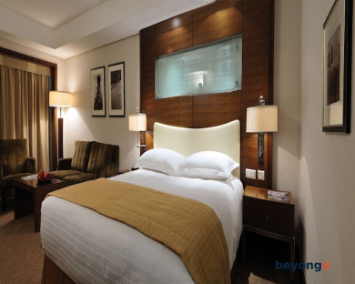 Movenpick Hotel and Apartments Bur Dubai 8