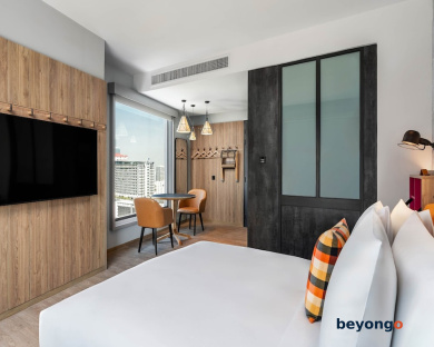 Moxy Bangkok Ratchaprasong 15