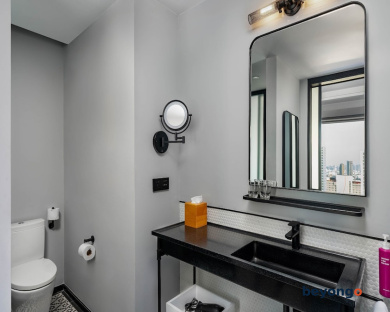 Moxy Bangkok Ratchaprasong 29