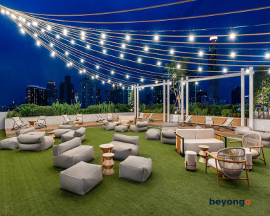 Moxy Bangkok Ratchaprasong 38