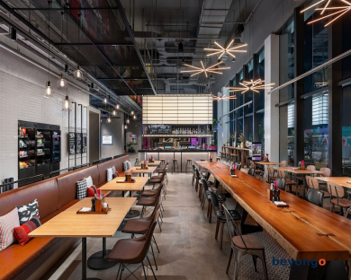 Moxy Bangkok Ratchaprasong 63