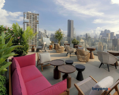 Moxy Bangkok Ratchaprasong 72
