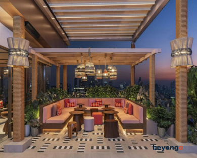 Moxy Bangkok Ratchaprasong 73