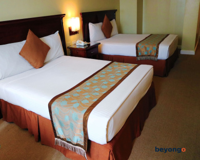 Oxford Suites Makati 3