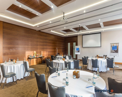 Radisson Blu Hotel Dubai Waterfront 200