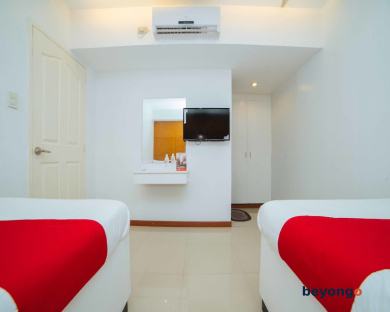 RedDoorz near Bambang Station 15