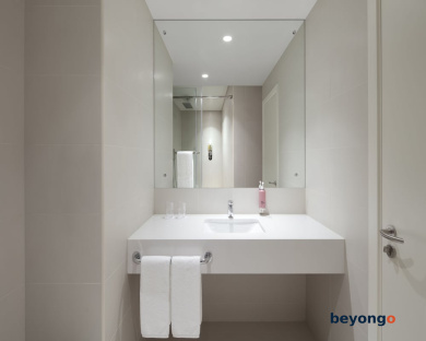 Rove Trade Centre 15