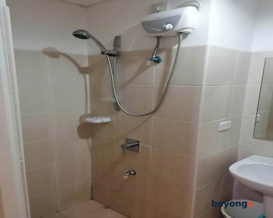Roxas Blvd Ermita Studio US Embassy Mla 65