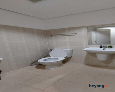 Roxas Blvd Ermita Studio US Embassy Mla 66