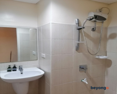 Roxas Blvd Ermita Studio US Embassy Mla 68