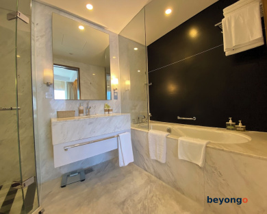 SuperHost EMAAR Residences Apartments - Address Dubai Mall 136