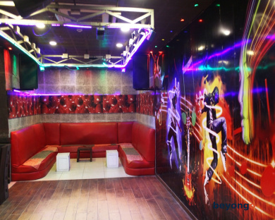 TGI Apple Inn 41