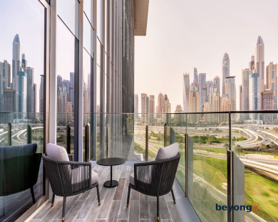Taj Jumeirah Lakes Towers 42