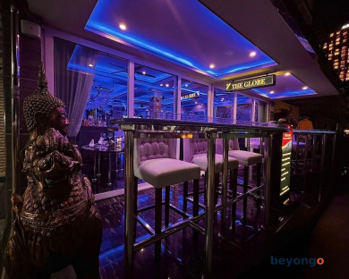 The Globe Hotel Bar and Restaurant 57