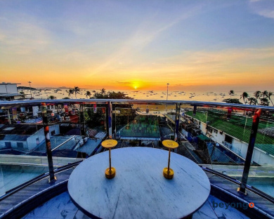 The Globe Hotel Bar and Restaurant 64