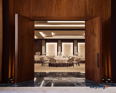 The Lana - Dorchester Collection 315