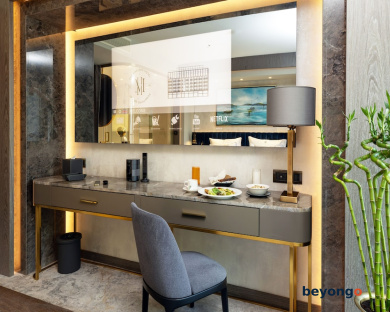 The Maestro Hotel 21
