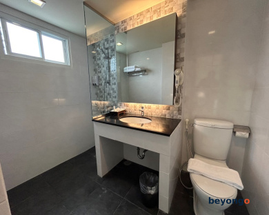 The One Hotel Bay Breeze Pattaya 83
