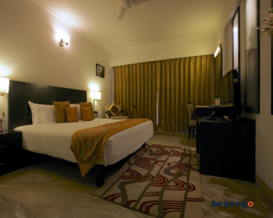 The Wall Street Beacon, Jaipur 15