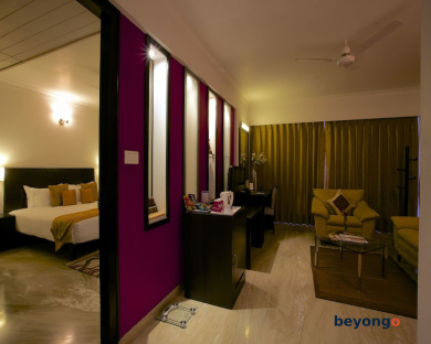 The Wall Street Beacon, Jaipur 18