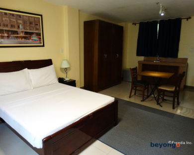 Time Traveller's Hotel 13
