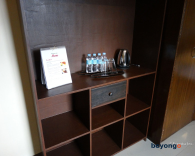 Time Traveller's Hotel 32