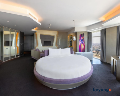 V Hotel Dubai, Curio Collection by Hilton 1