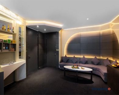 V Hotel Dubai, Curio Collection by Hilton 3