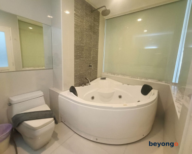 View Talay 6 Condominium by Honey 183