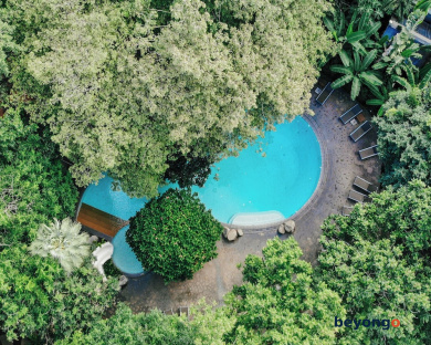 Woodlands Hotel and Resort 10